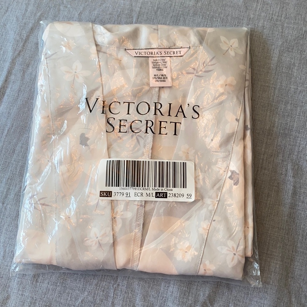 NIB VS silk short kimono